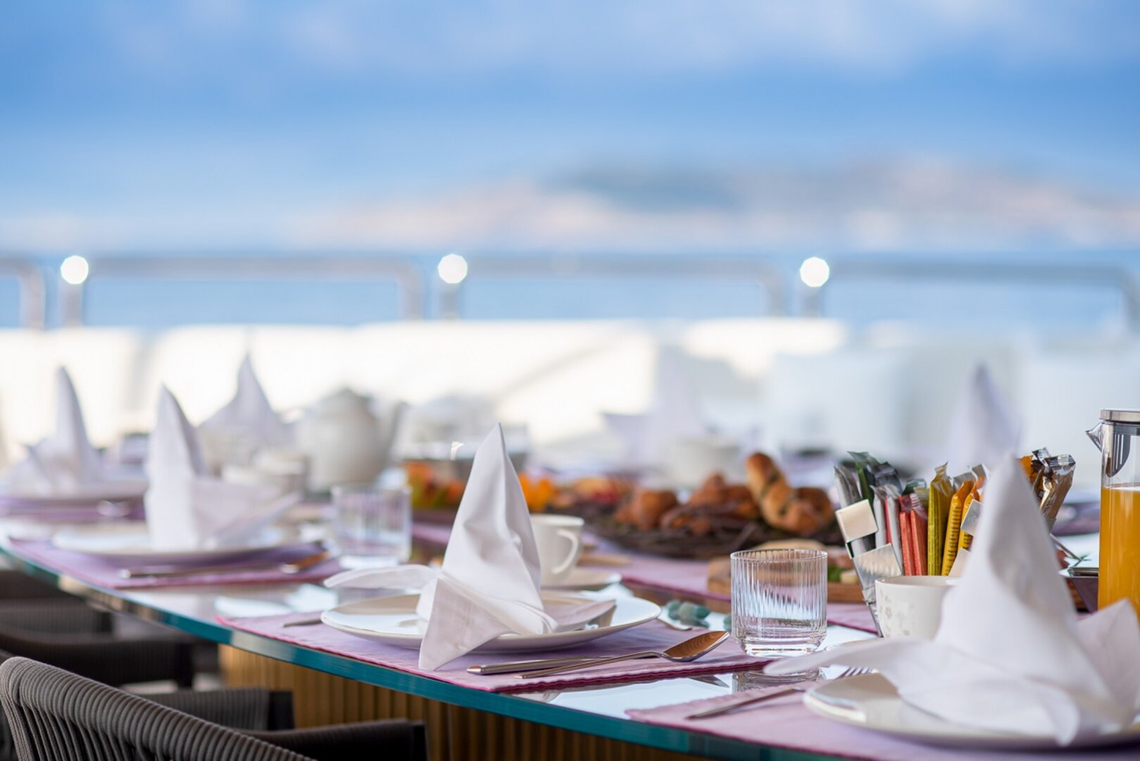 yachtImage_ext_756_17912