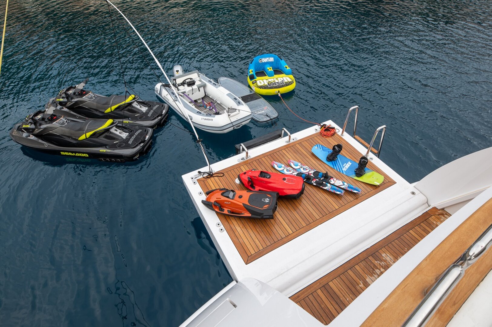 yachtImage_ext_756_17915