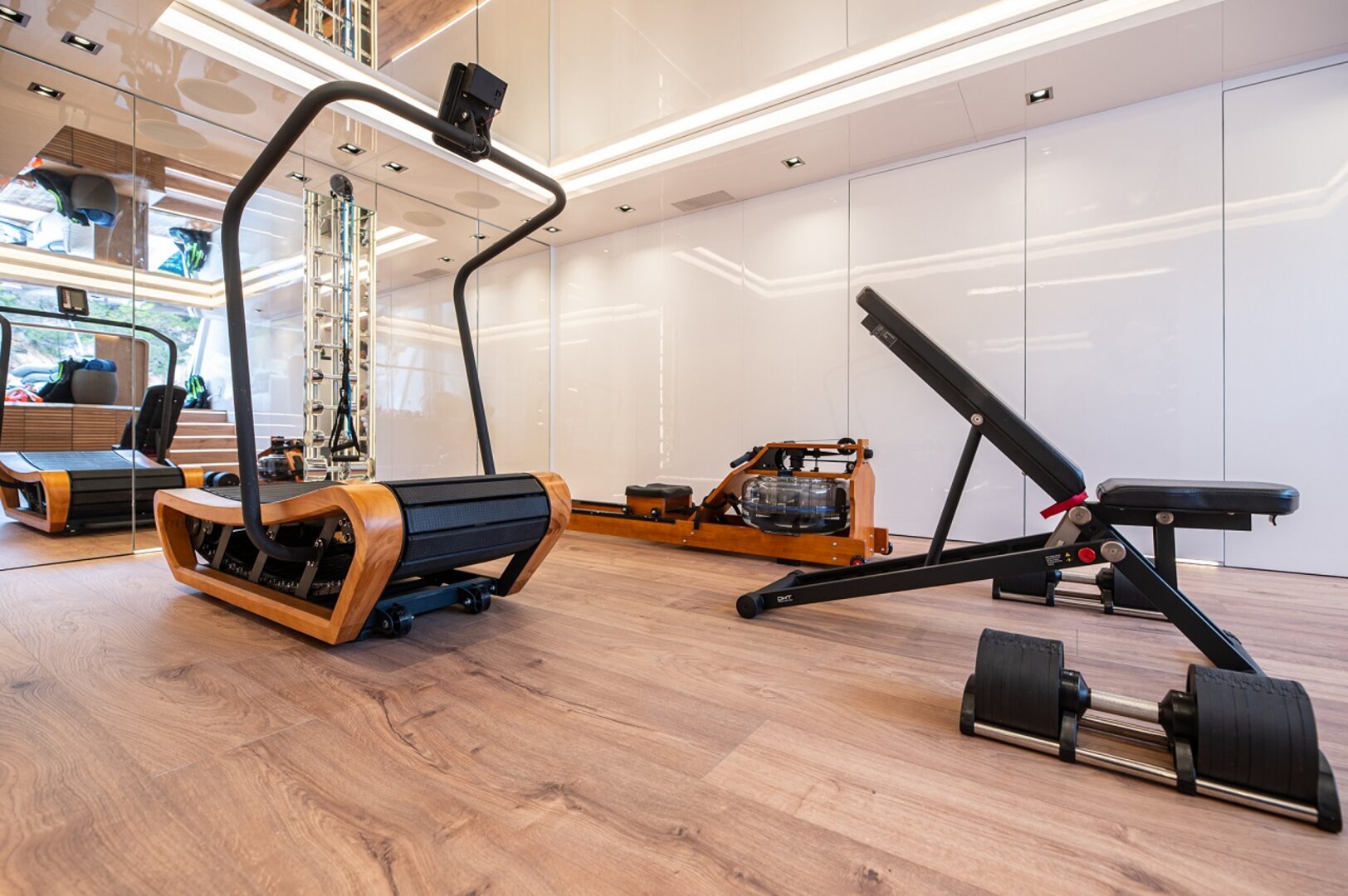 yachtImage_int_756_17931