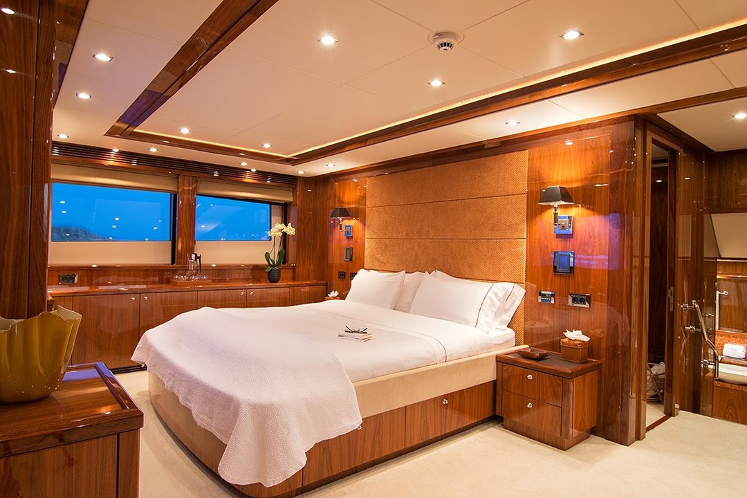 yachtImage_int_306_5722